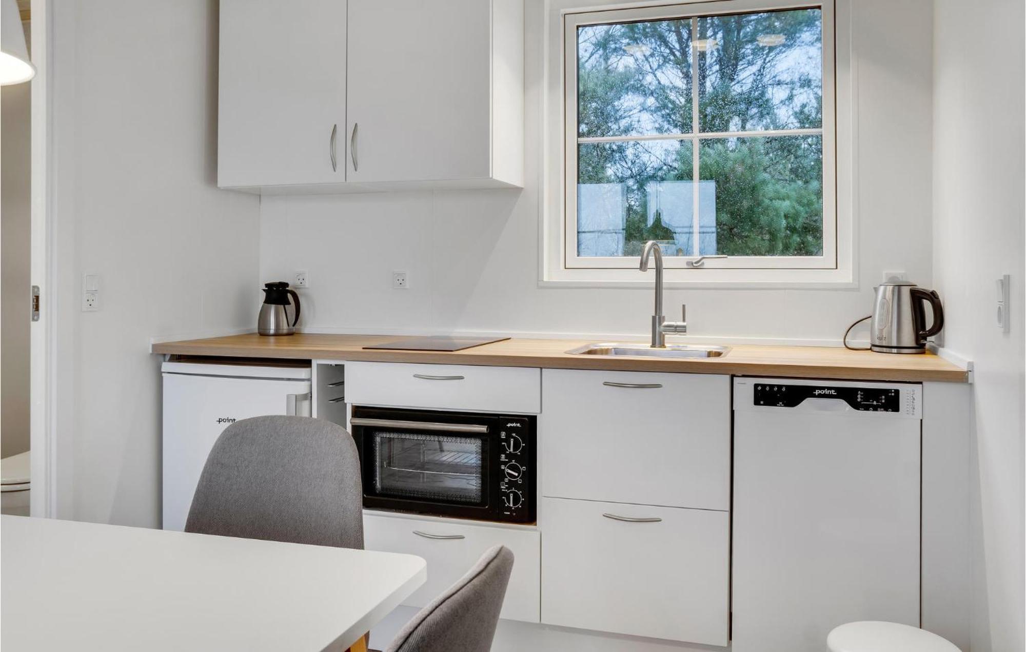 2 Bedroom Nice Apartment In Vaeggerlose Bøtø By Dış mekan fotoğraf